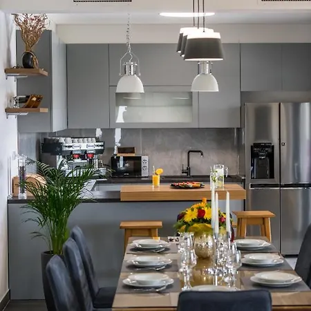 Luxury Bava-5minutes To Center Villa