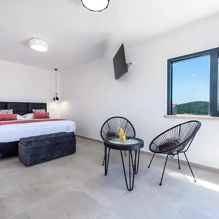 Luxury Bava-5minutes To Center Villa