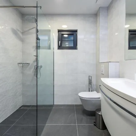 Luxury Bava-5minutes To Center *