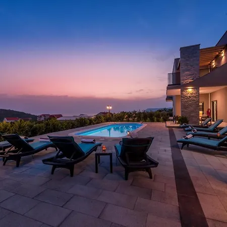 Luxury Bava-5minutes To Center Villa Zvekovica