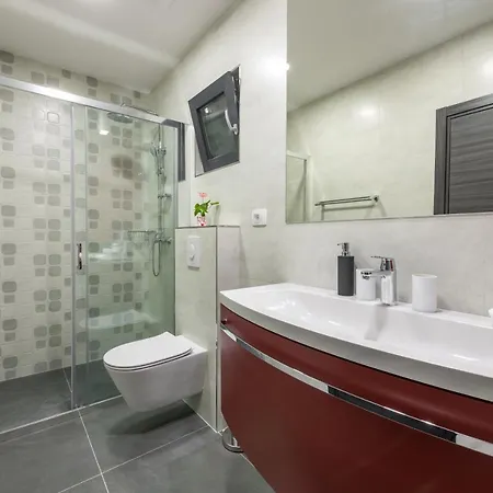 Luxury Bava-5minutes To Center Villa Zvekovica