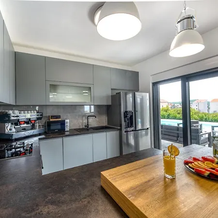 Villa Luxury Bava-5minutes To Center