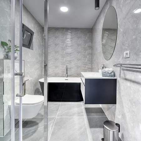Luxury Bava-5minutes To Center