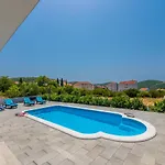 Luxury Bava-5minutes To Center Villa
