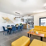 Luxury Bava-5minutes To Center Villa