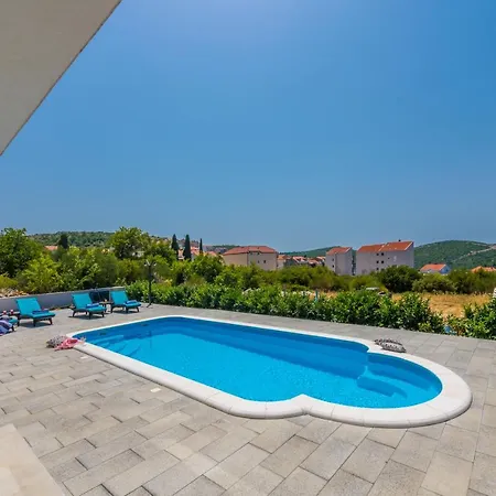 Luxury Bava-5minutes To Center Villa